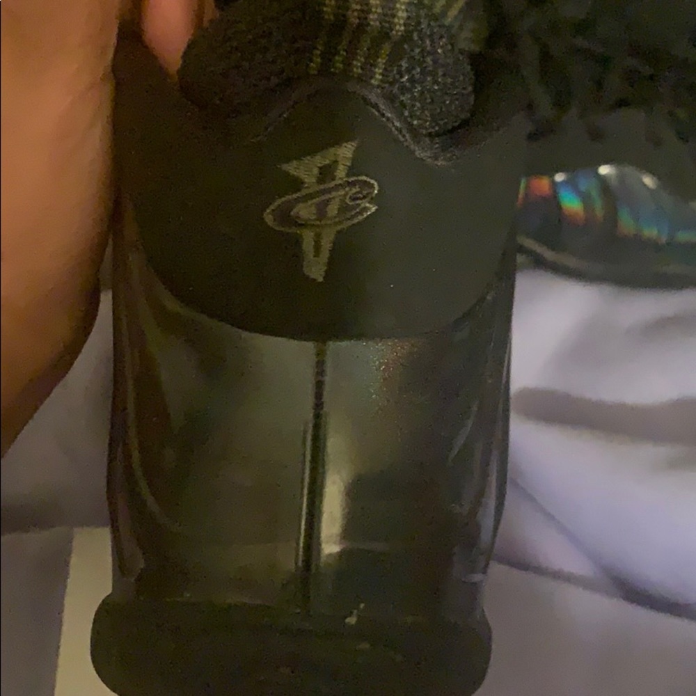 Shoes - Picture 2 of 3